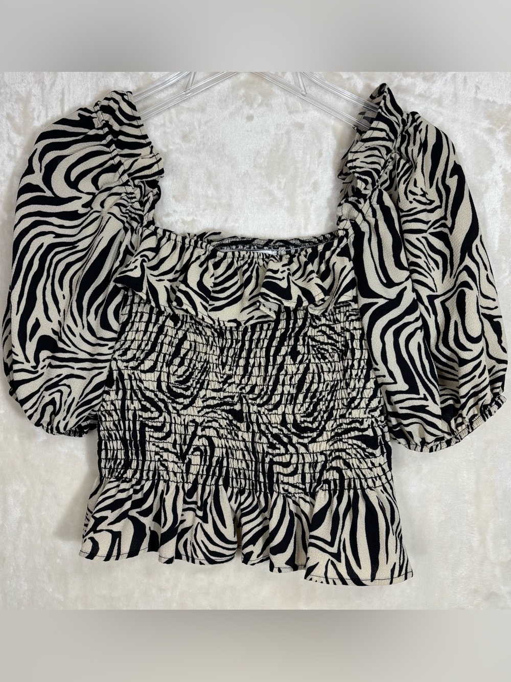Vintage Havana Women’s Black & White Zebra Smocked Puff Sleeve Ruffle Top Size S